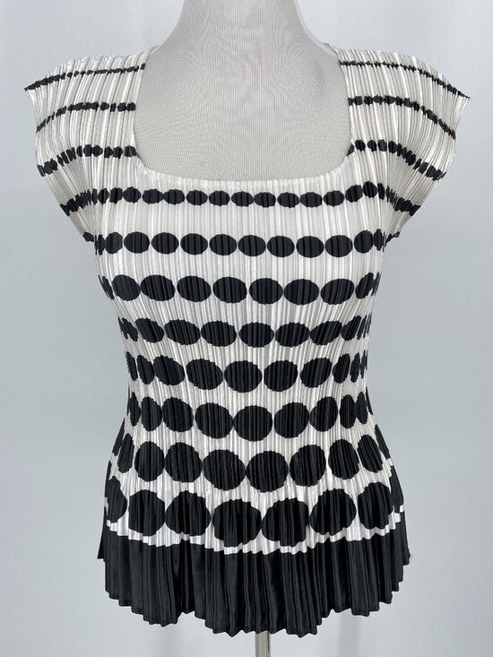 Tops - Vintage Black White Polka Dot Plisse Pleated Top Cap Sleeve Mod Op-Art